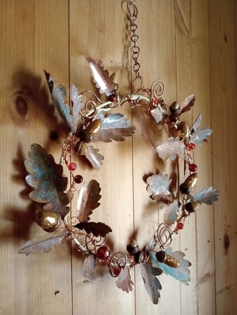 copper-oak-wreath